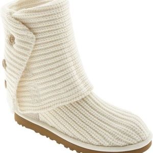COPY - COPY - white knit short uggs